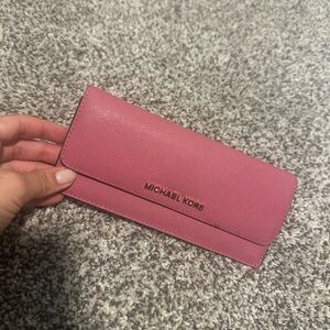 Michael Kors Rose Pink Wallet